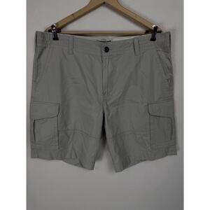 Tommy Hilfiger Men's Cargo Shorts Khaki 38" W 10" Inseam Classic Casual Preppy